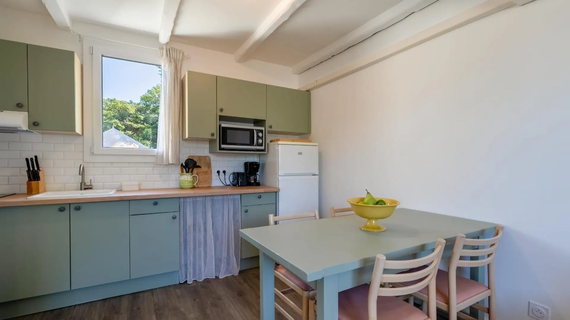 Charming Cottage 4 People In A Tourist Residence La Roque-sur-Pernes 0*,  France