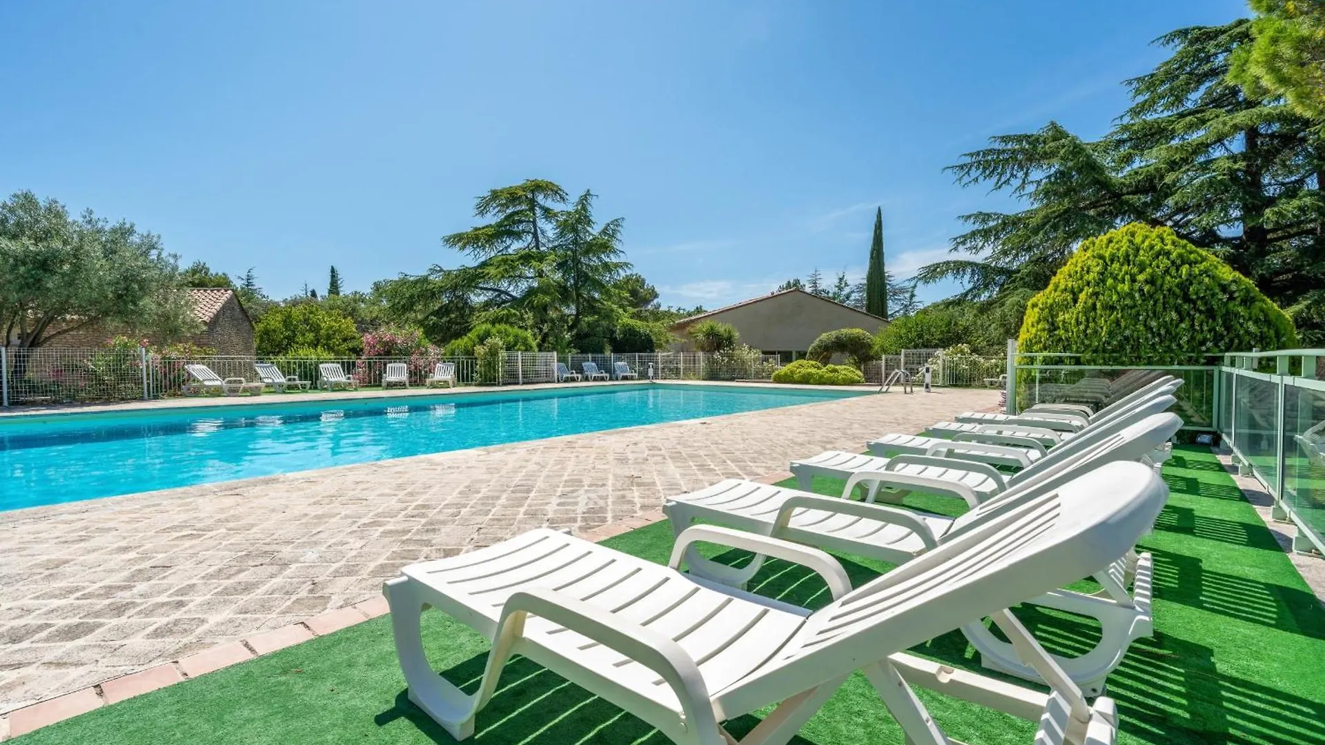 Charming Cottage 4 People In A Tourist Residence La Roque-sur-Pernes