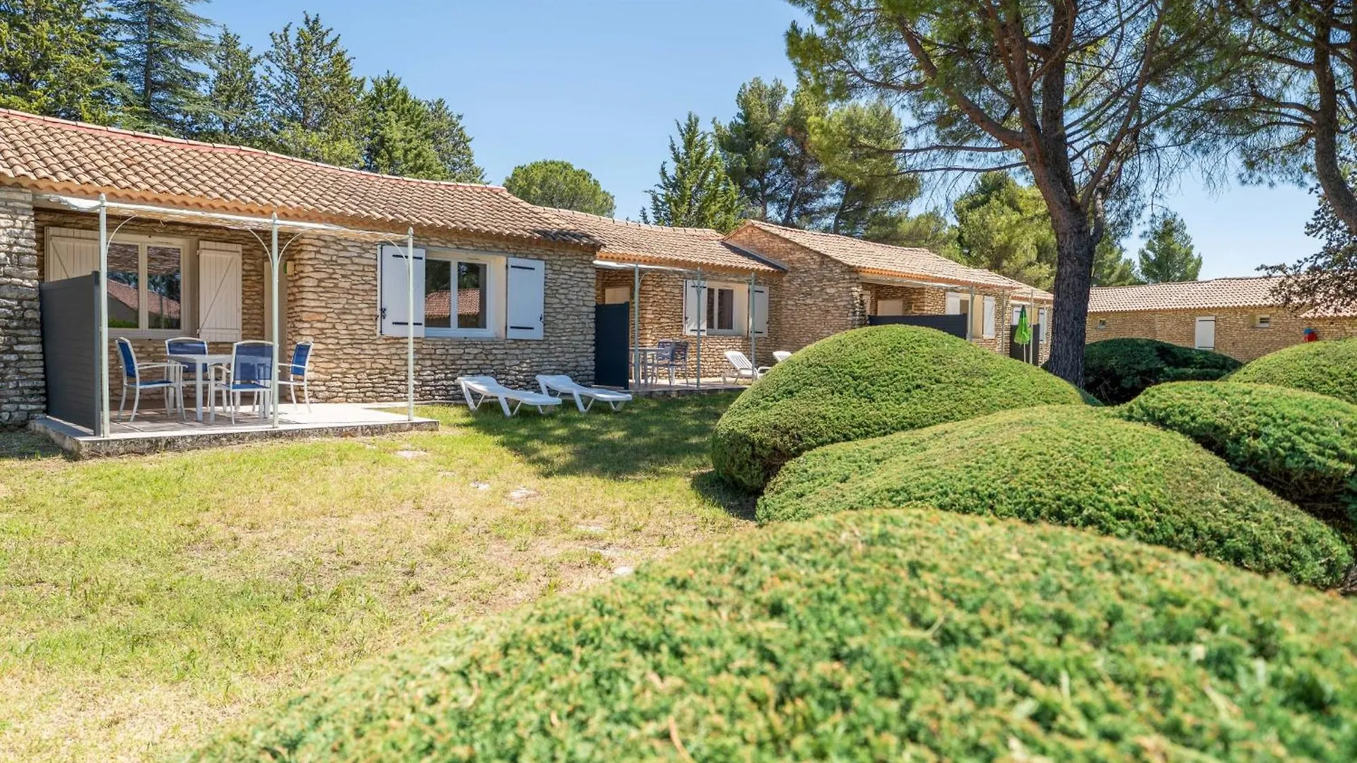 Holiday home Charming Cottage 4 People In A Tourist Residence La Roque-sur-Pernes