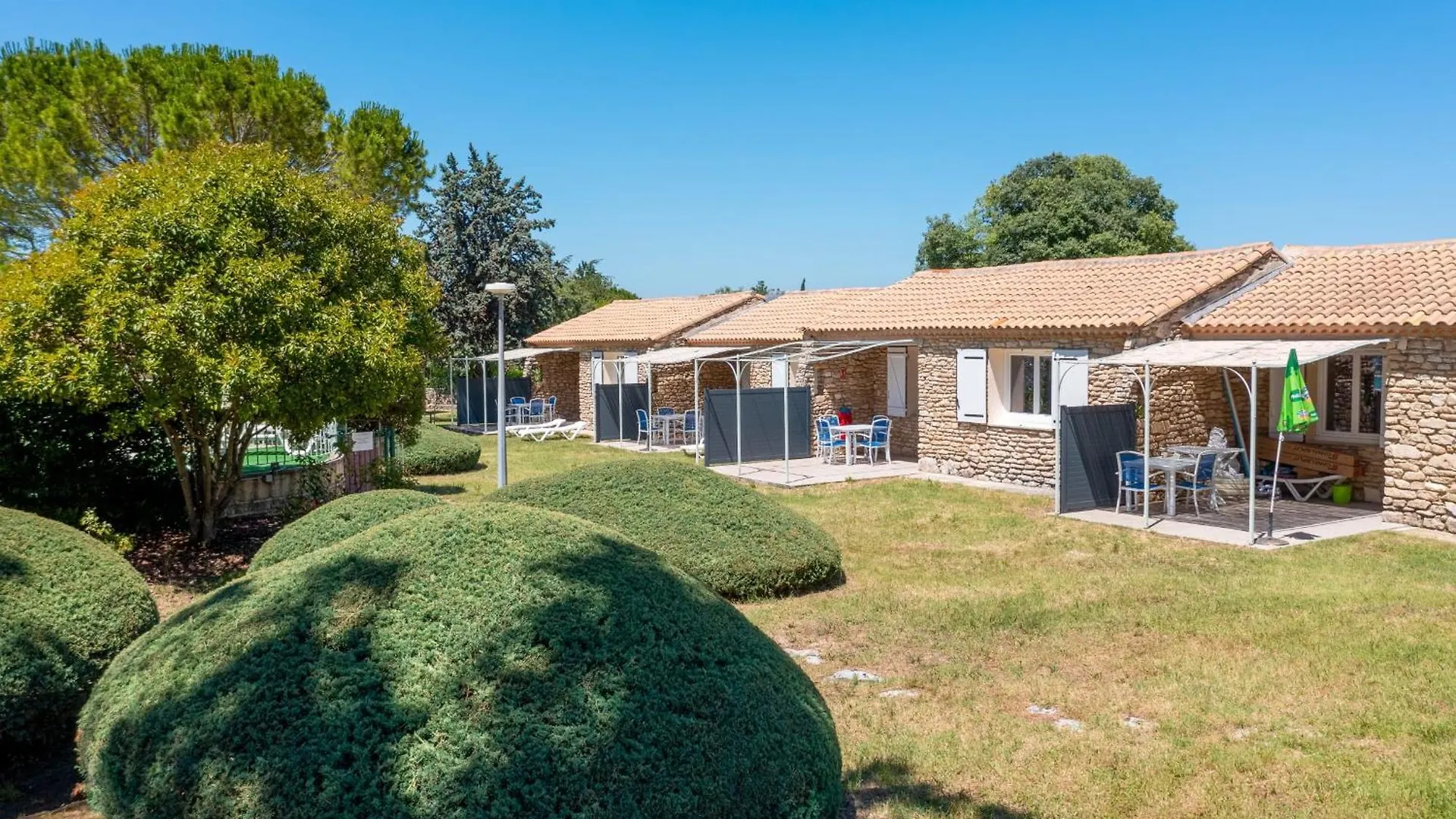 Charming Cottage 4 People In A Tourist Residence La Roque-sur-Pernes