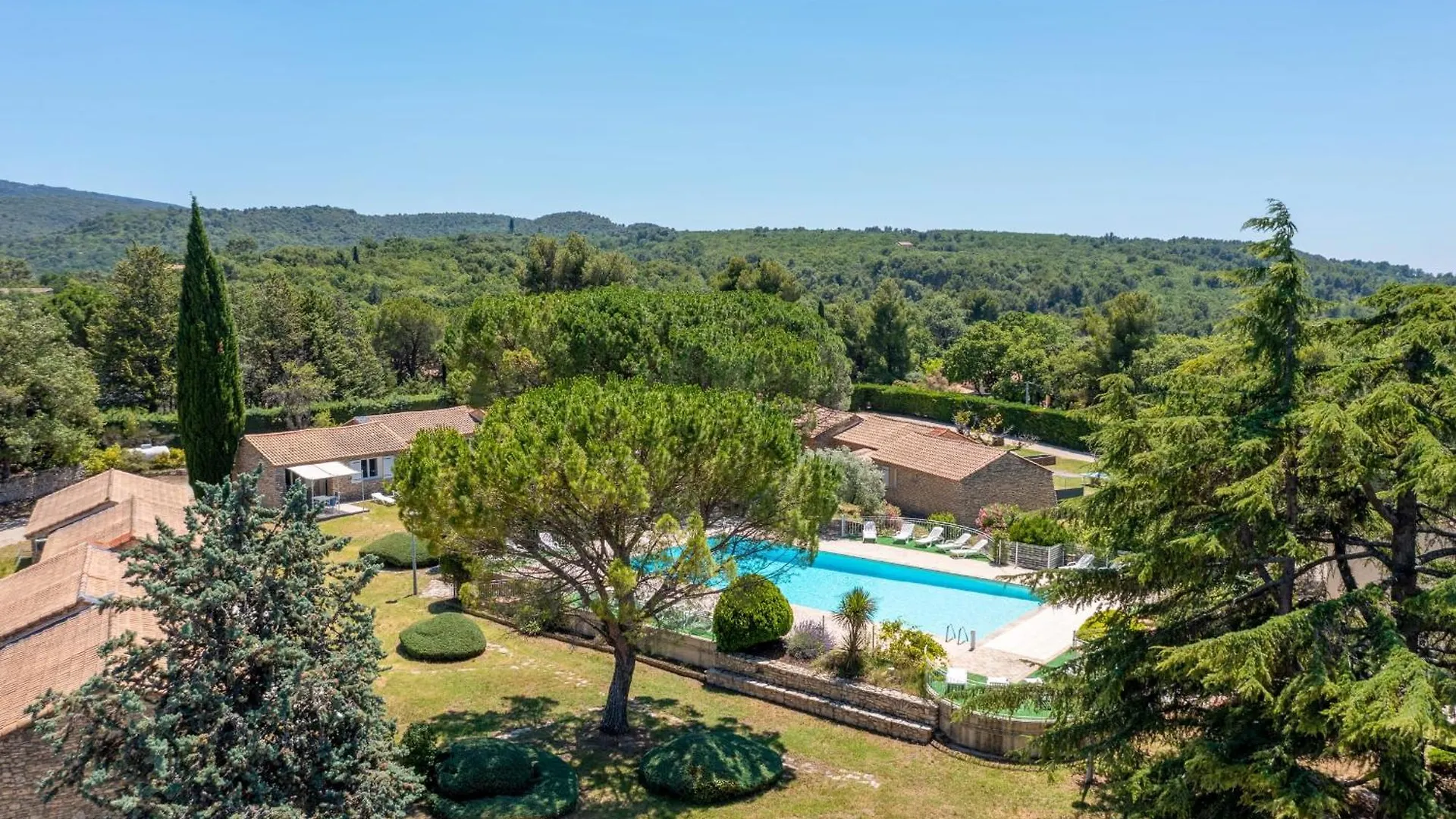 Charming Cottage 4 People In A Tourist Residence La Roque-sur-Pernes