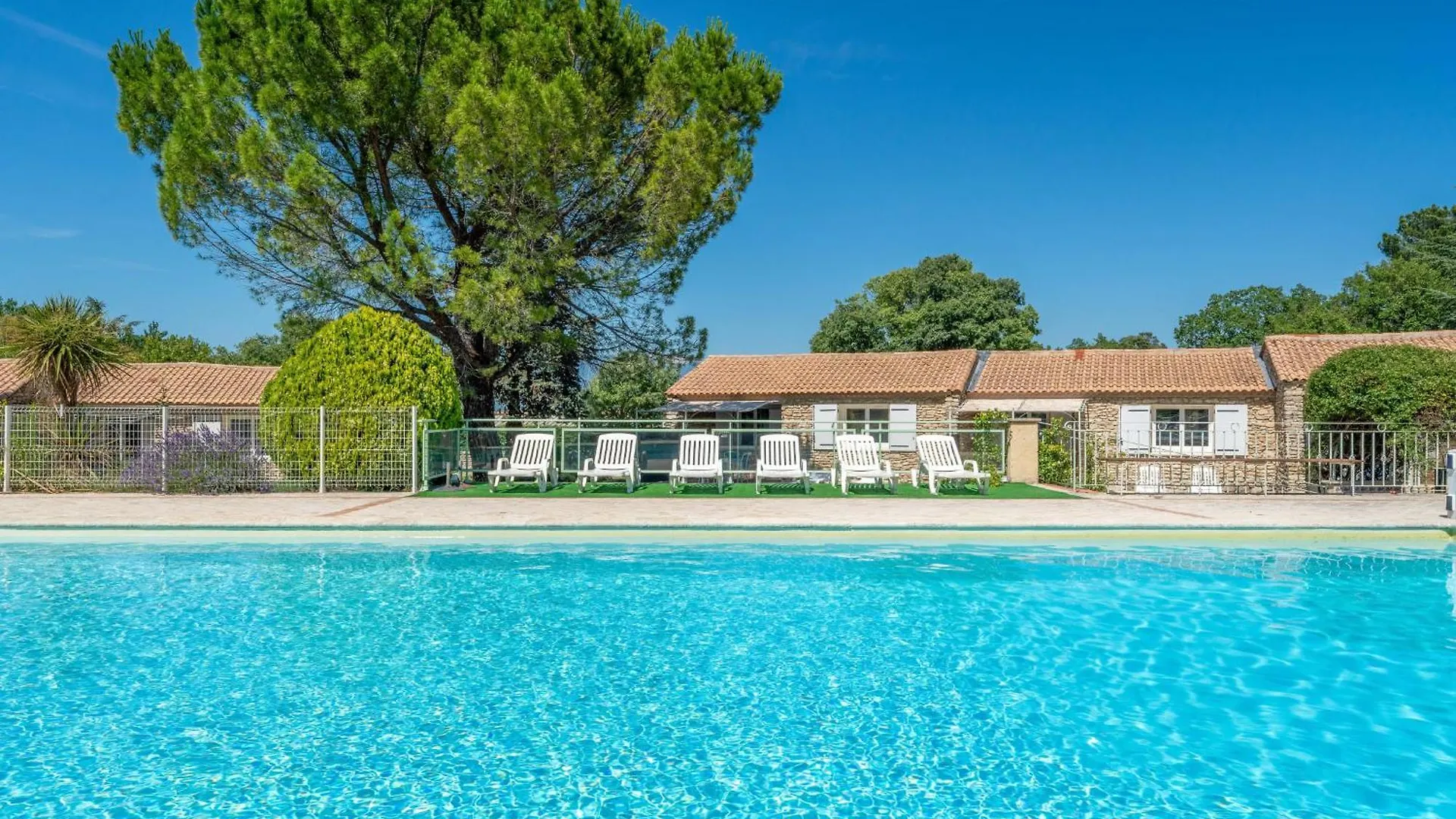 Charming Cottage 4 People In A Tourist Residence La Roque-sur-Pernes 0*,
